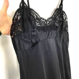 Vintage black nylon‎ full slip lace trim small